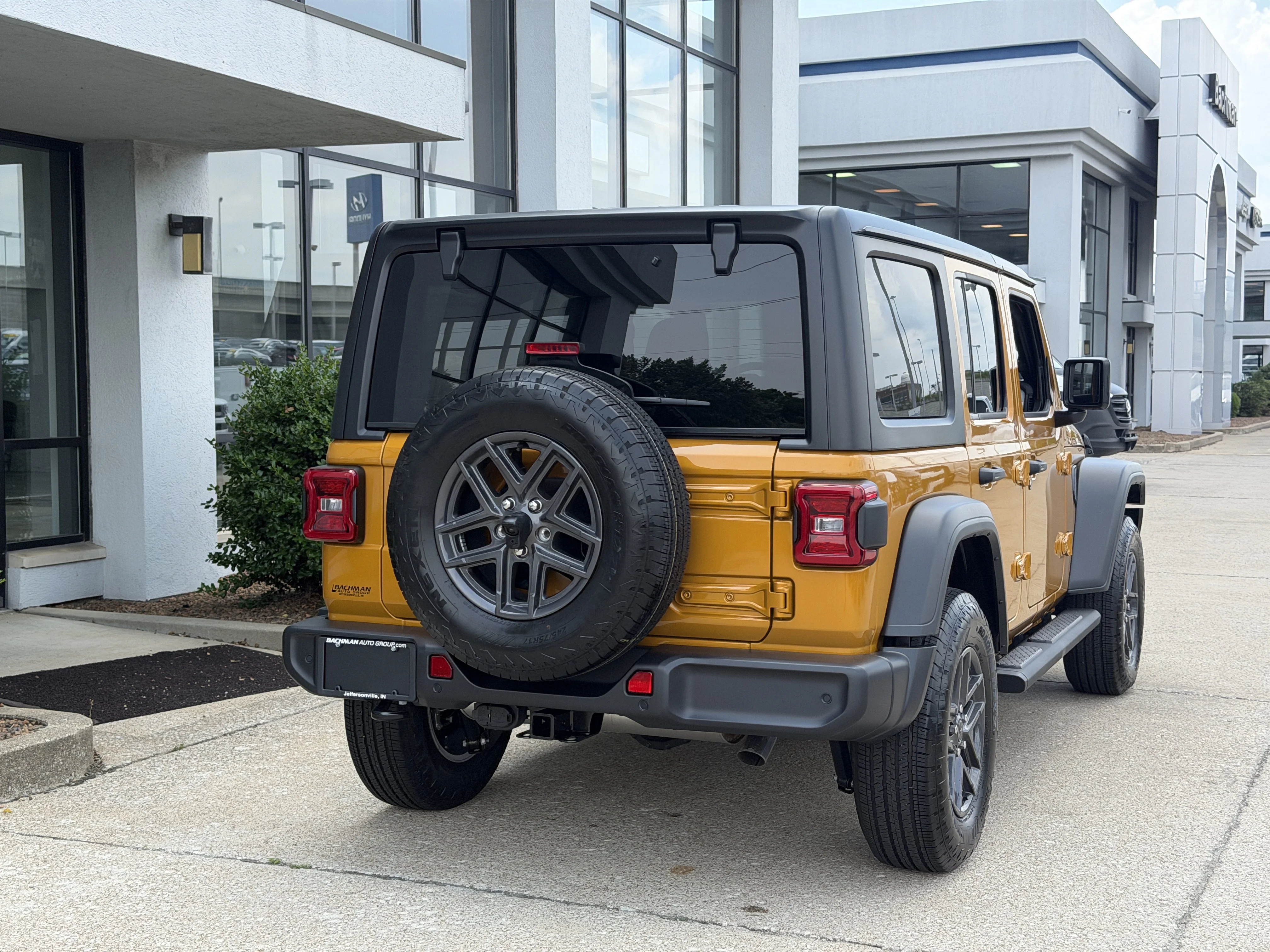New 2026 Goldilocks Exterior Paint Jeep Sport S image 5