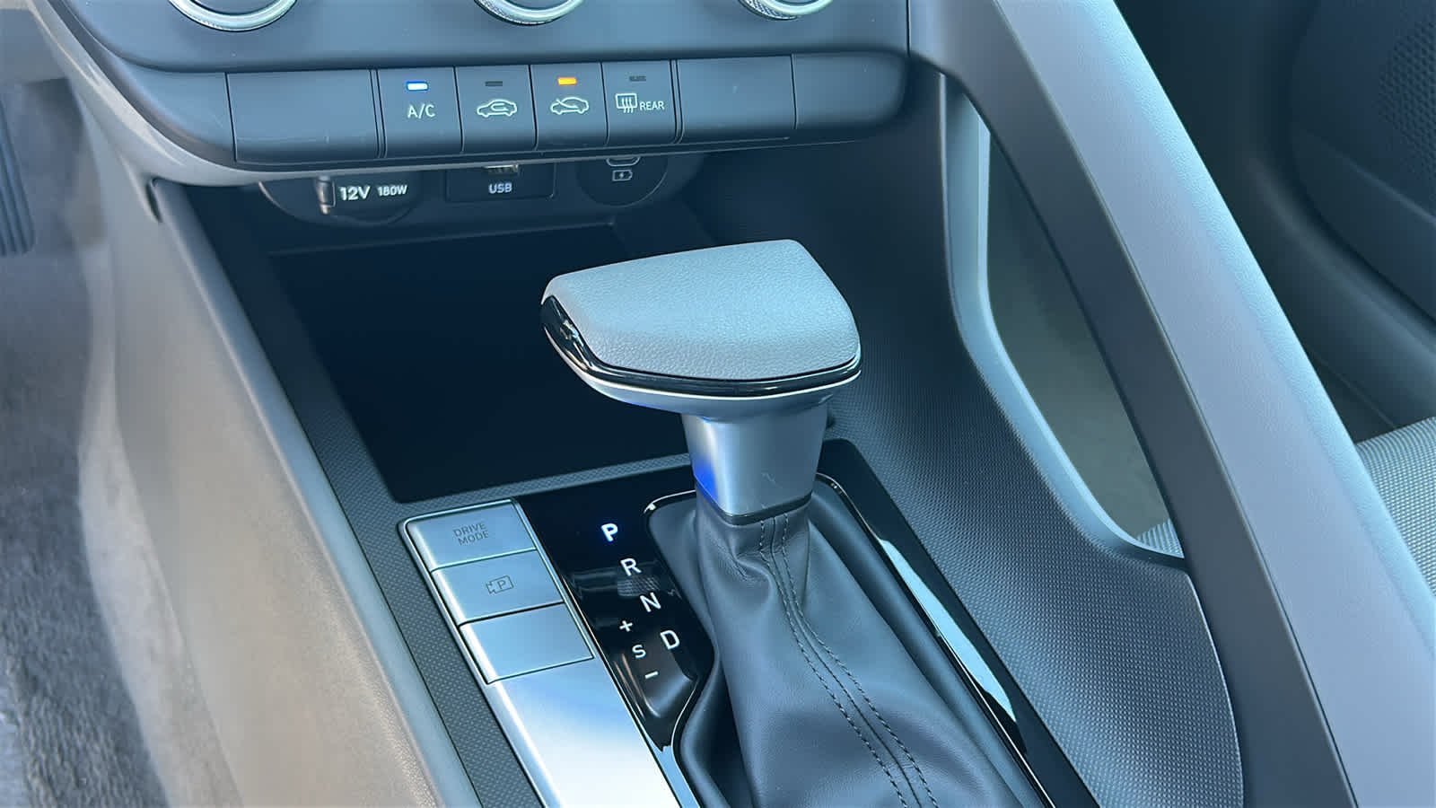 New 2026 Abyss Black Hyundai SE image 13