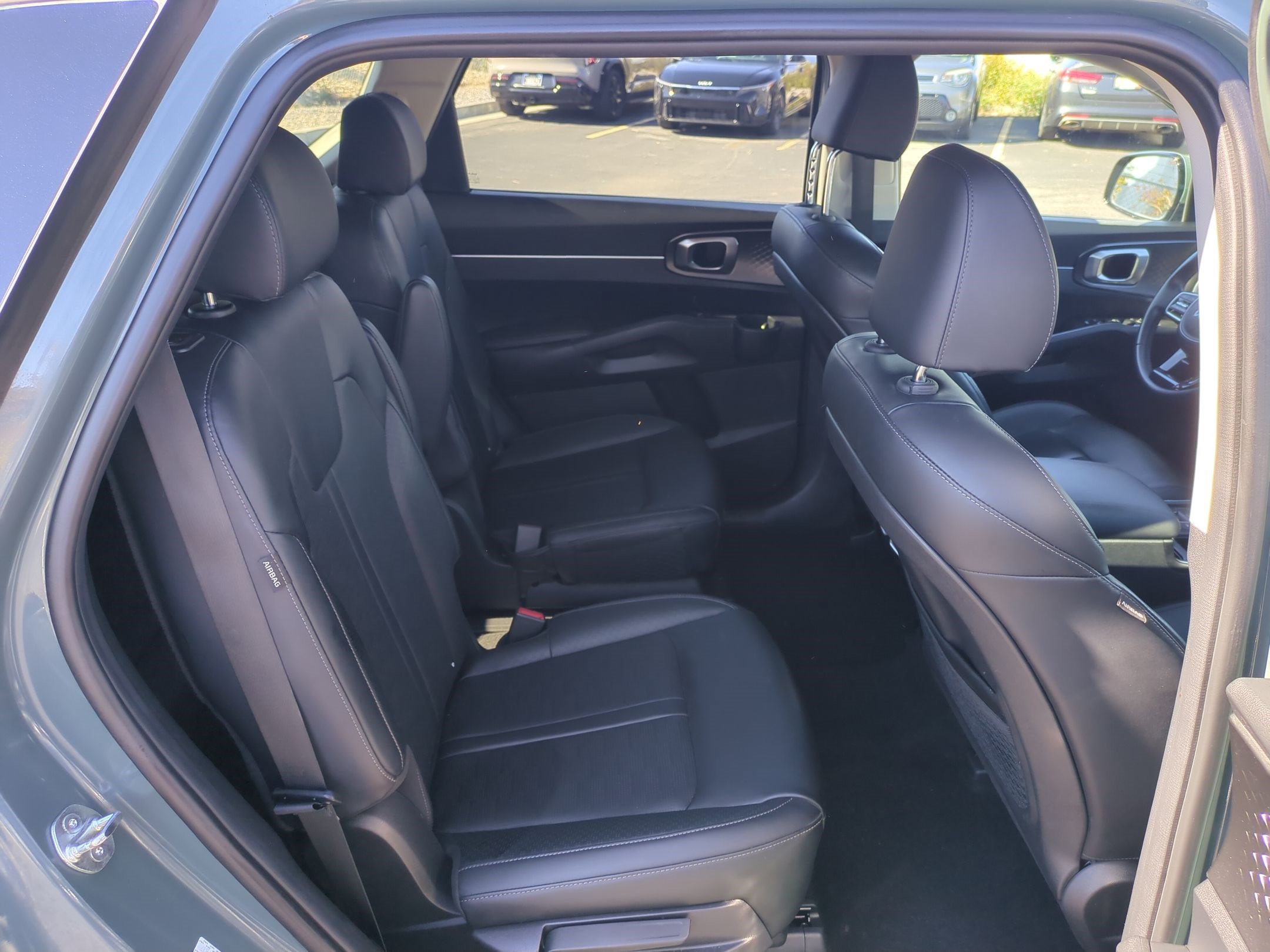 Used 2025 Cityscape Green Kia EX image 28