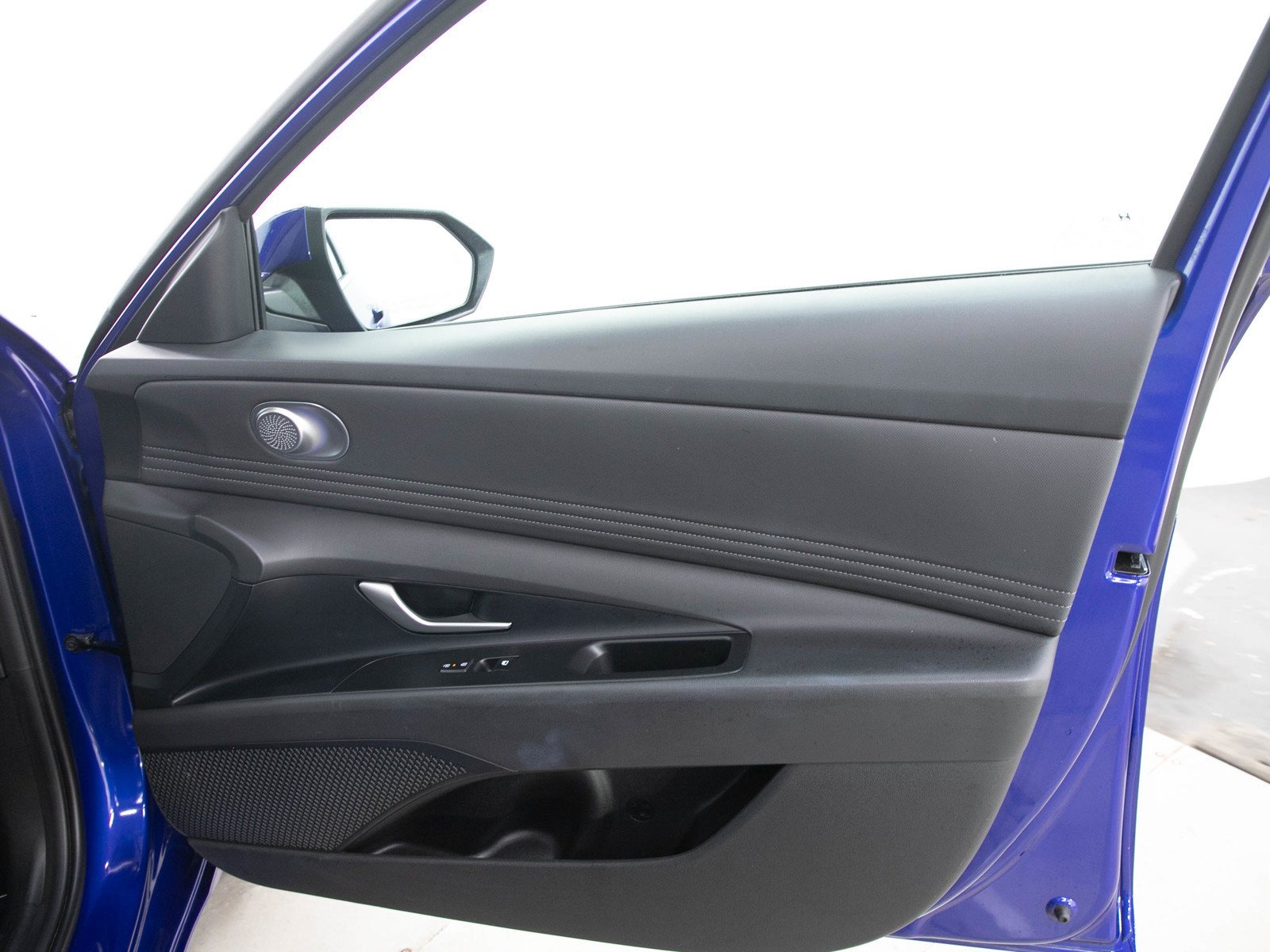Used 2025 Intense Blue Hyundai SEL Convenience IVT image 11