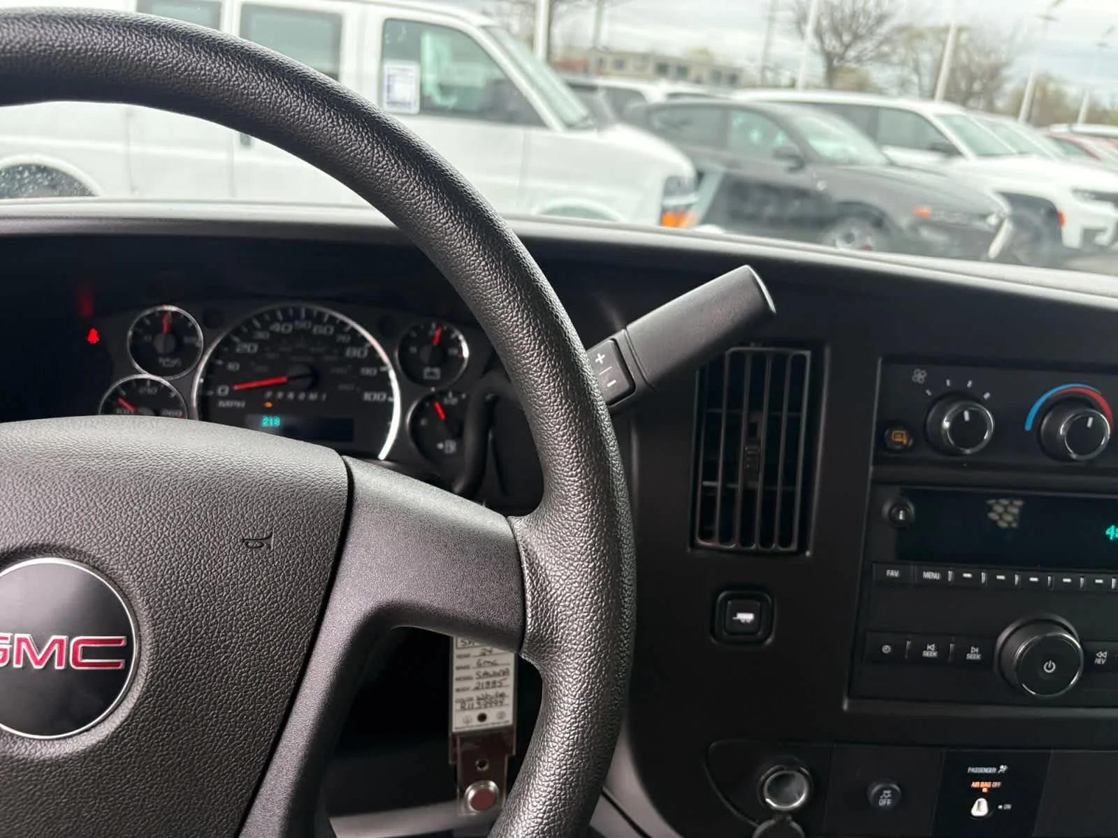 Used 2024 Summit White GMC  image 14