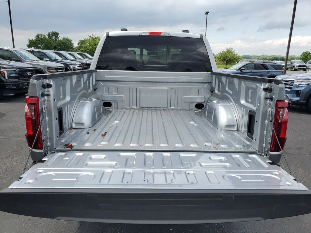 New 2026 Iconic Silver Metallic Ford XLT image 27