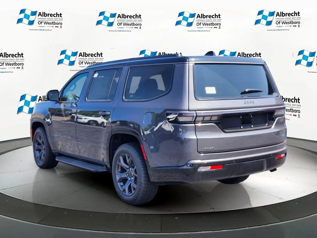 New 2026 Baltic-Gray Metallic Clear-Coat Exterior Paint Jeep Upland image 3