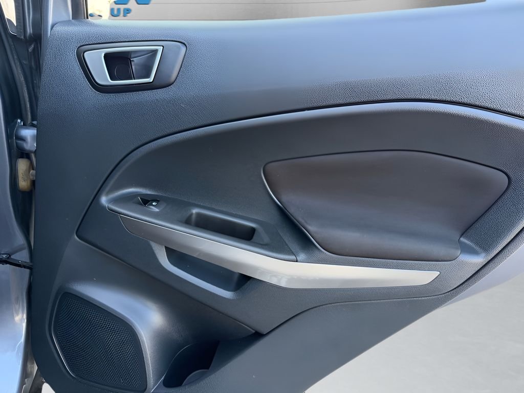 Used 2018 Gray Ford SE image 24