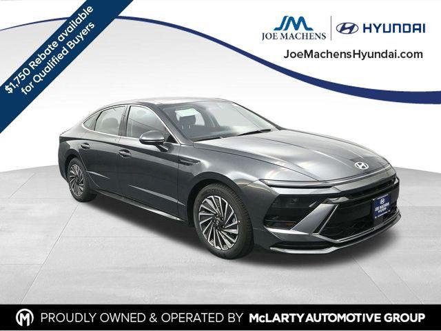 New 2026 Gray Hyundai SEL image 2