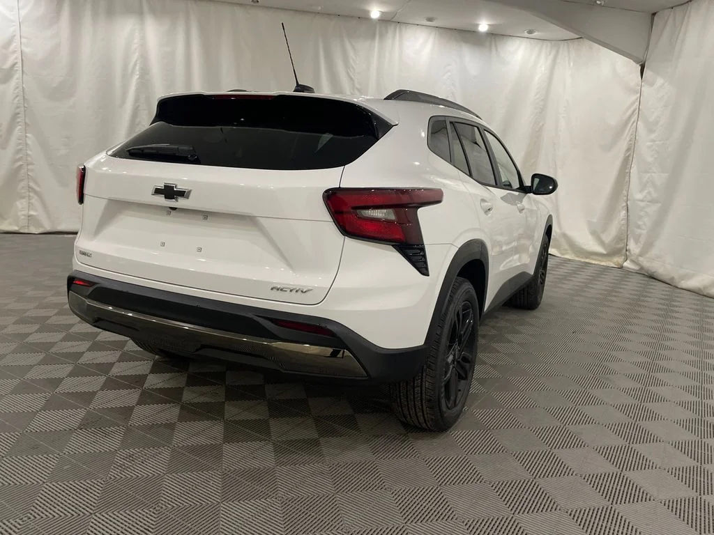New 2026 Summit White Chevrolet ACTIV image 5