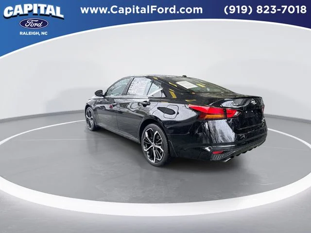 Used 2025 Black Nissan 2.5 SR image 6