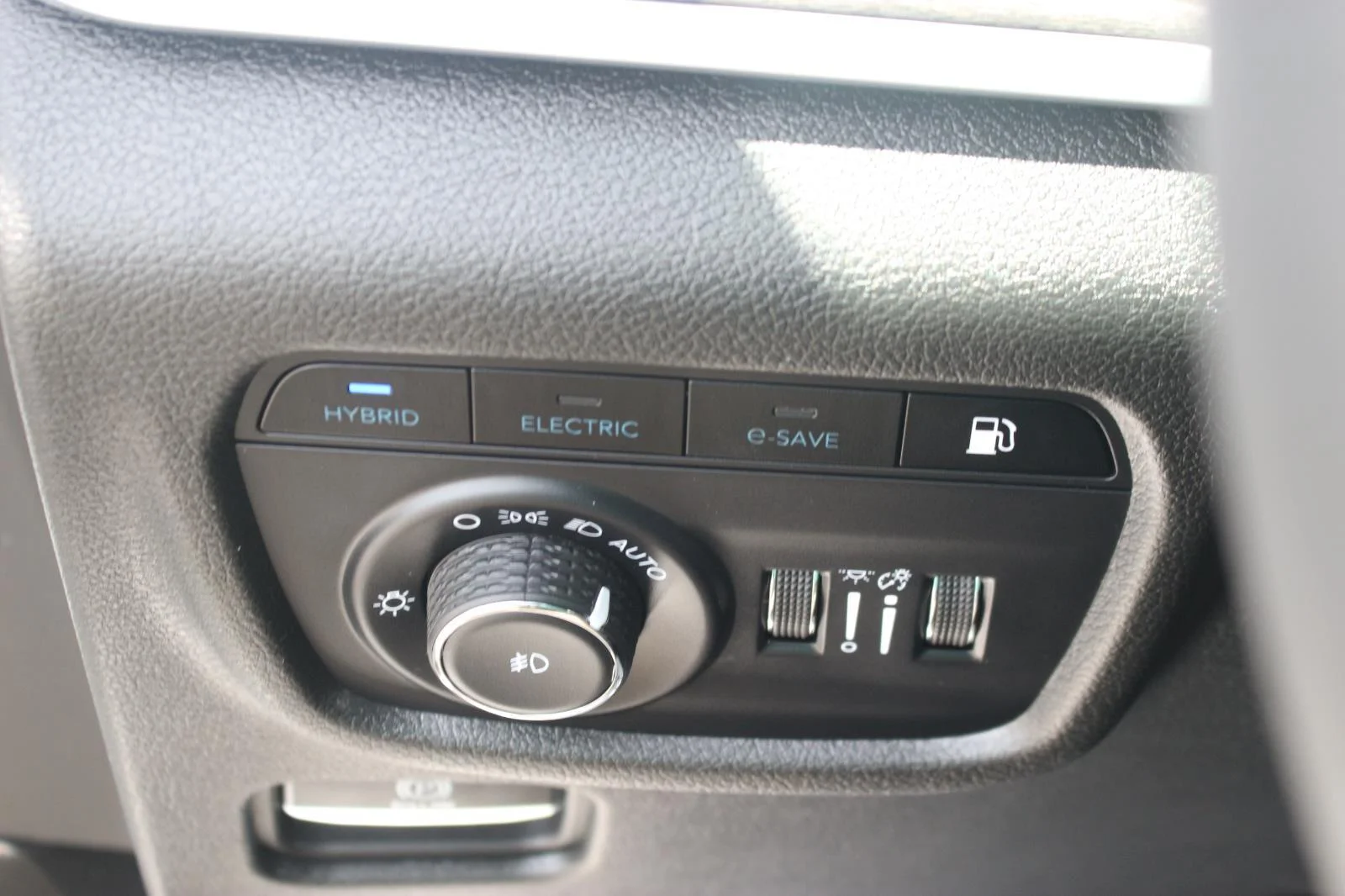 Used 2024 White Jeep 4x4 image 27