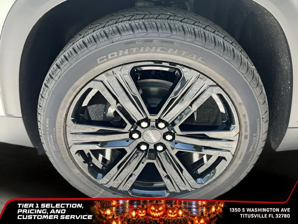New 2026 Sterling Metallic GMC Elevation image 32