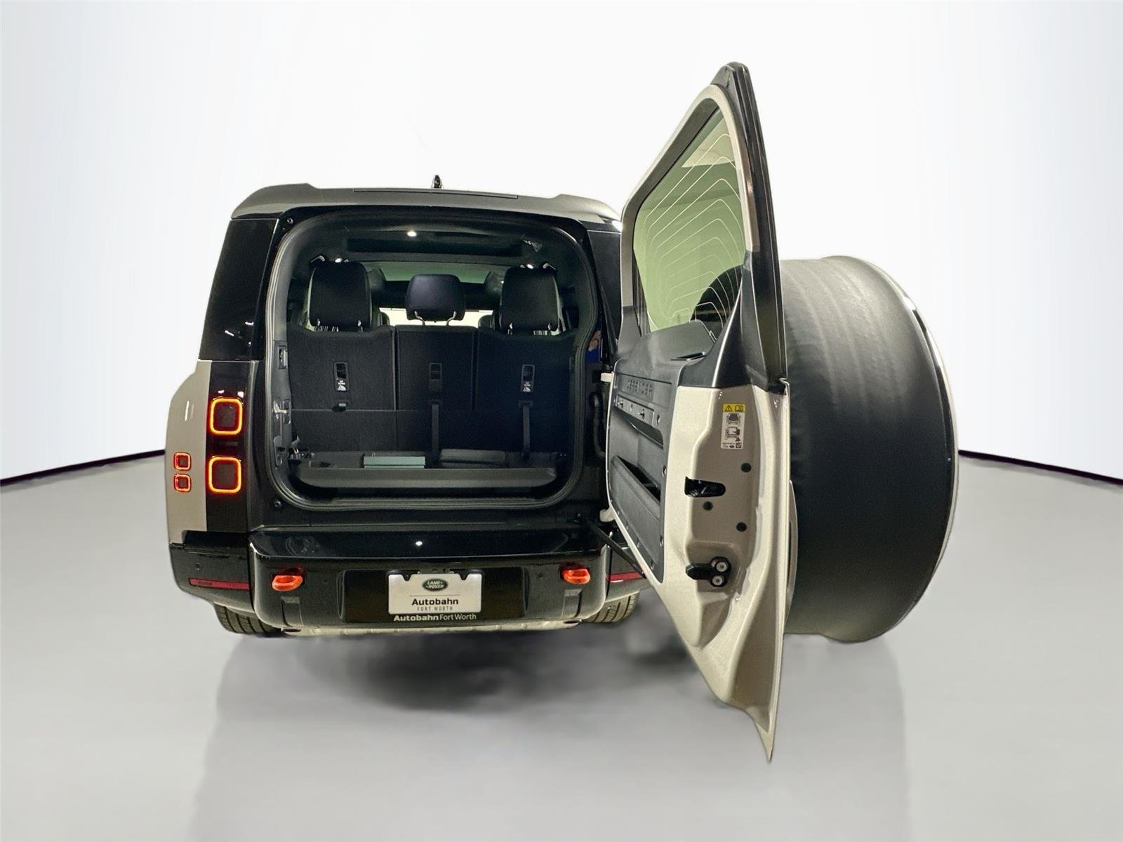 2026 Land Rover Defender X - Photo 27