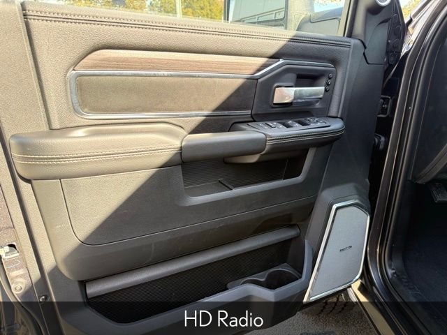 New 2025 Granite Crystal Metallic Clear-Coat Exterior Paint RAM Laramie image 11