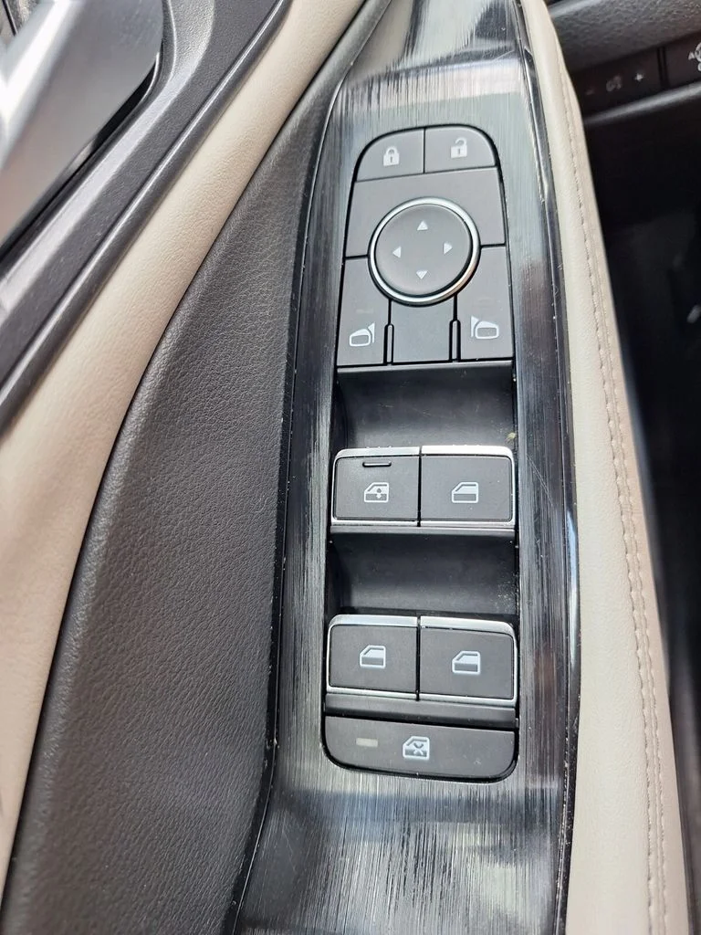 Used 2024 Black Nissan SL image 21