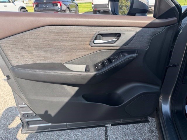 Certified Used 2023 Gun Metallic Nissan SV image 10