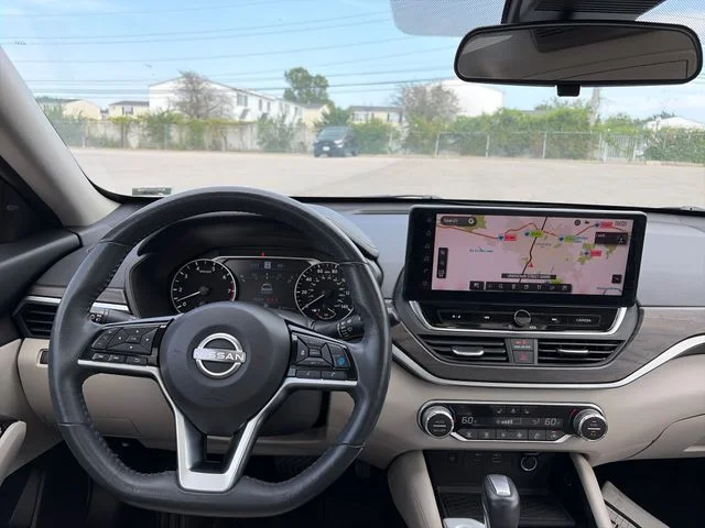 Used 2023 White Nissan 2.5 SL image 27