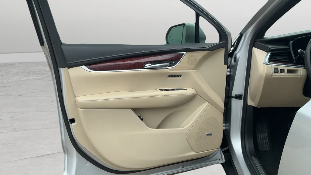 Used 2018 Silver Cadillac Premium Luxury image 18