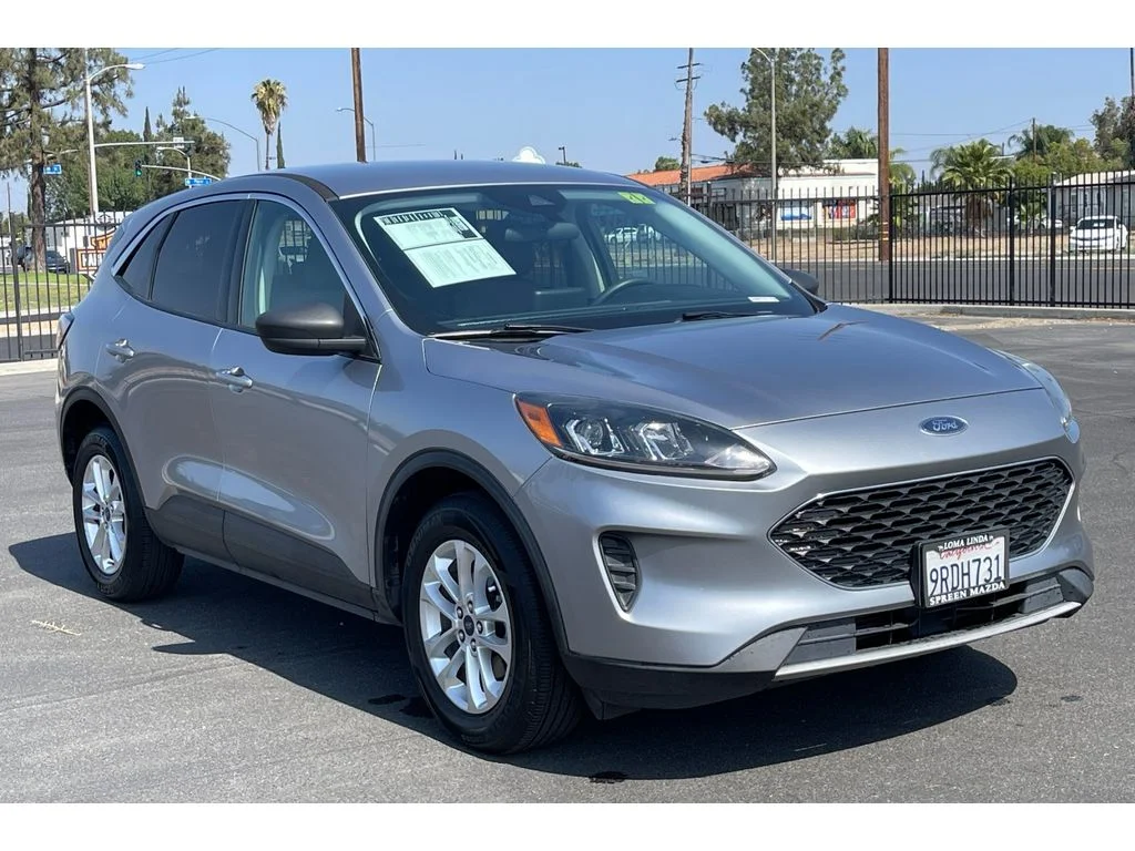 Used 2022 ICONIC SILVER Ford SE image 9