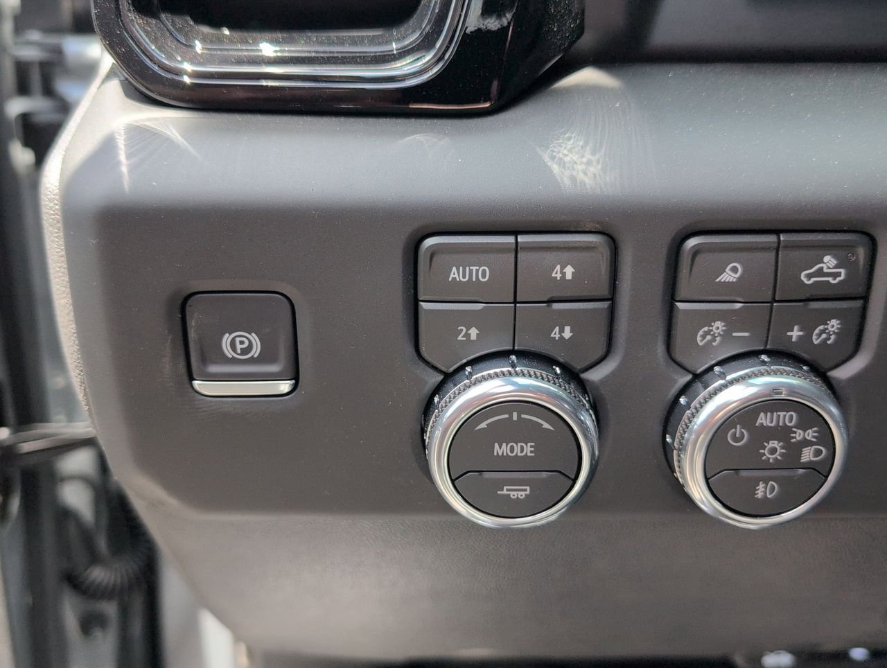New 2026 Sterling Metallic GMC AT4X image 18