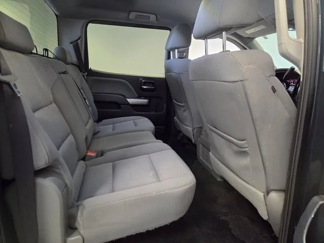 Used 2018 GRAPHITE METALLIC Chevrolet LT image 16