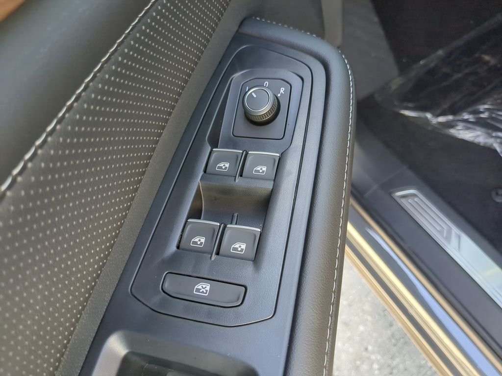 New 2026 Gray Volkswagen SE w/Technology image 18