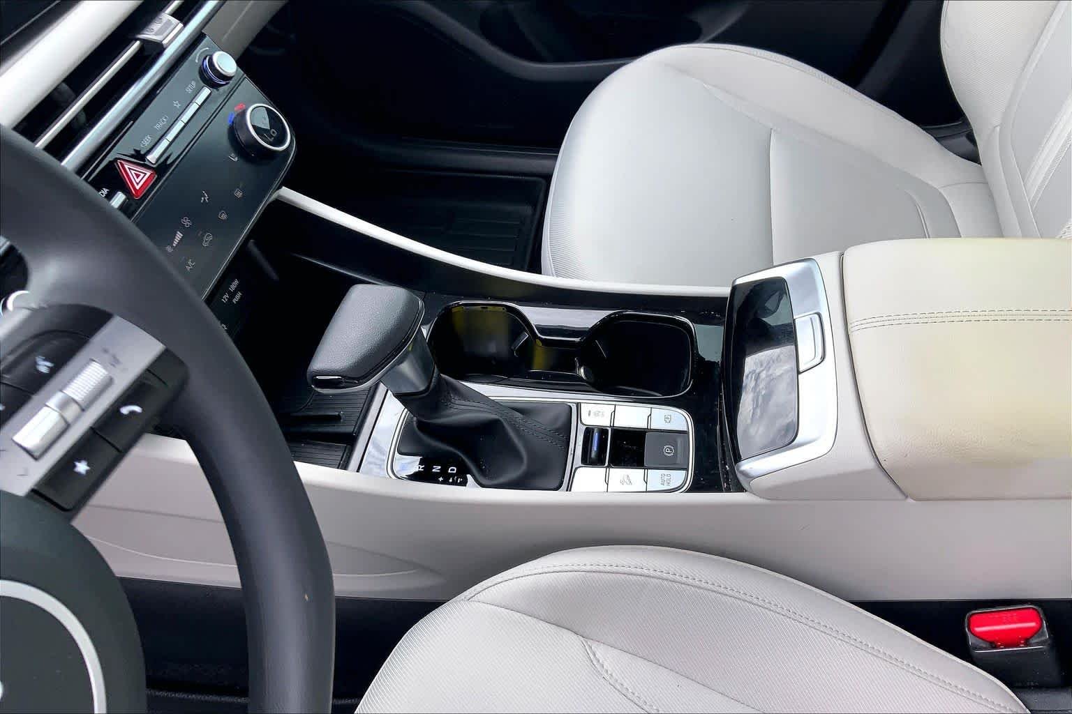 2025 Hyundai Tucson SEL - Photo 17