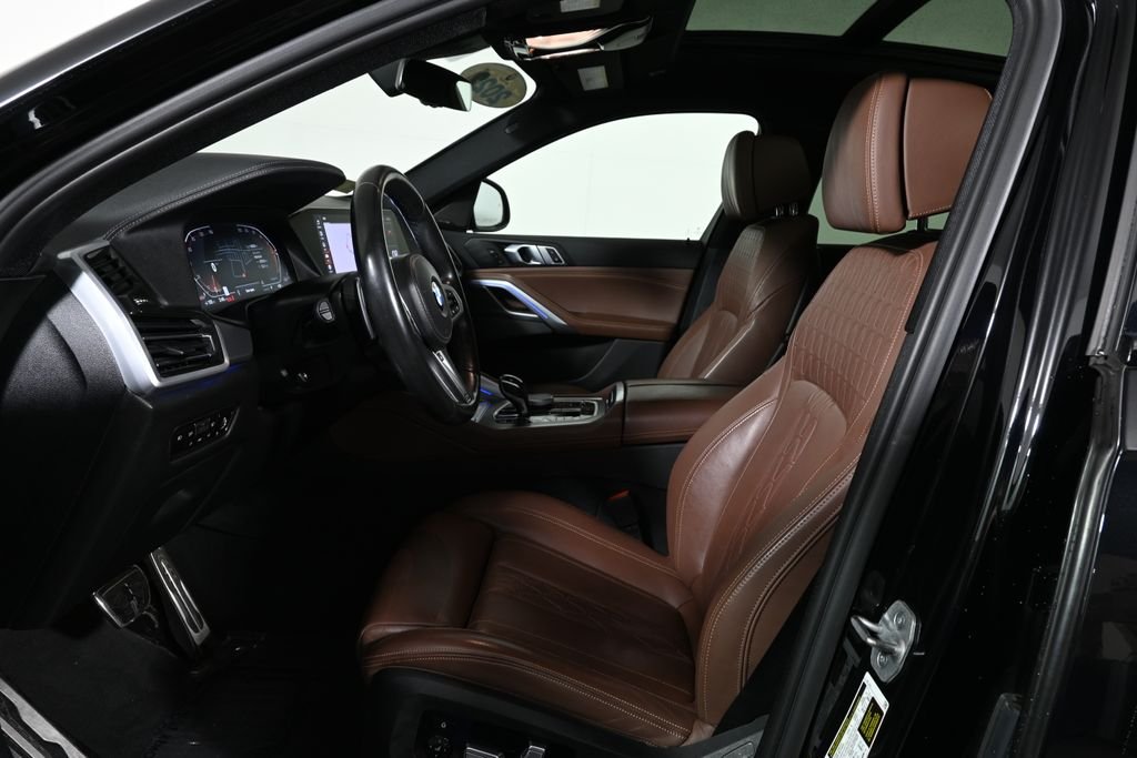 Used 2021 Black Sapphire Metallic BMW xDrive40i image 3