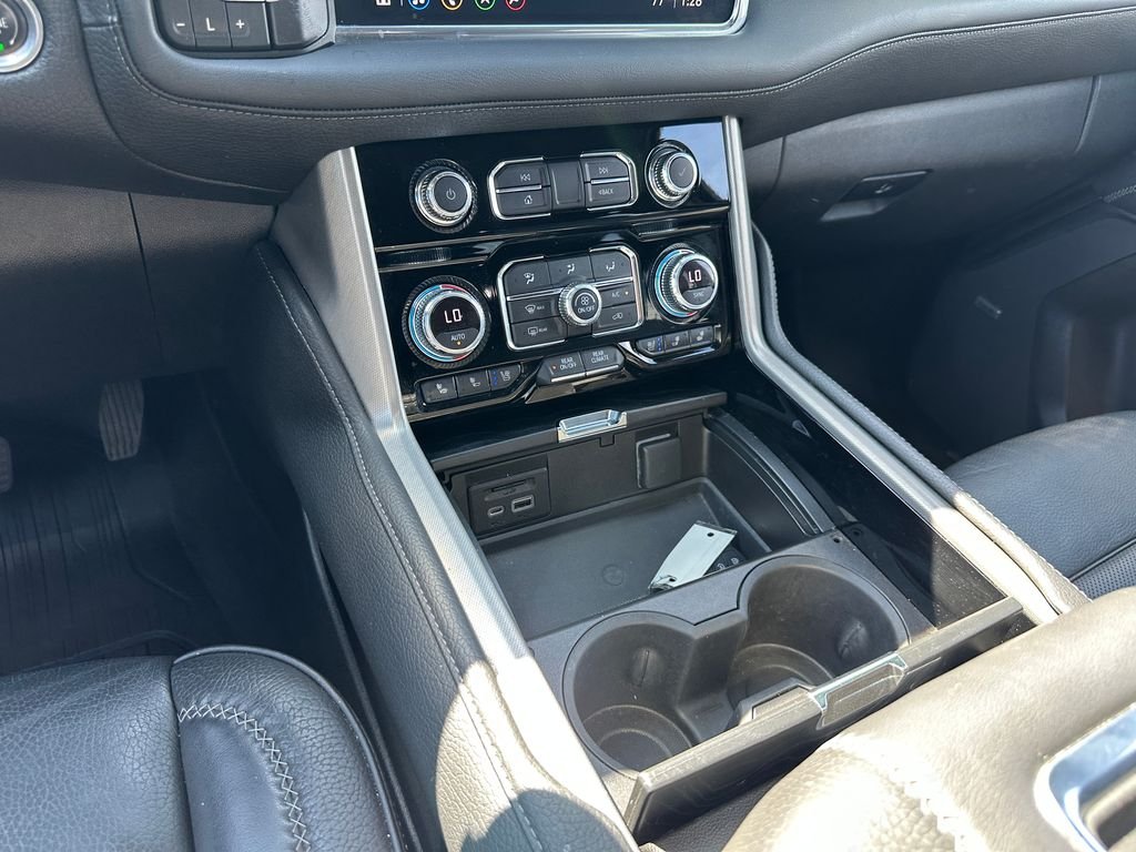 Used 2021 White GMC Denali image 21