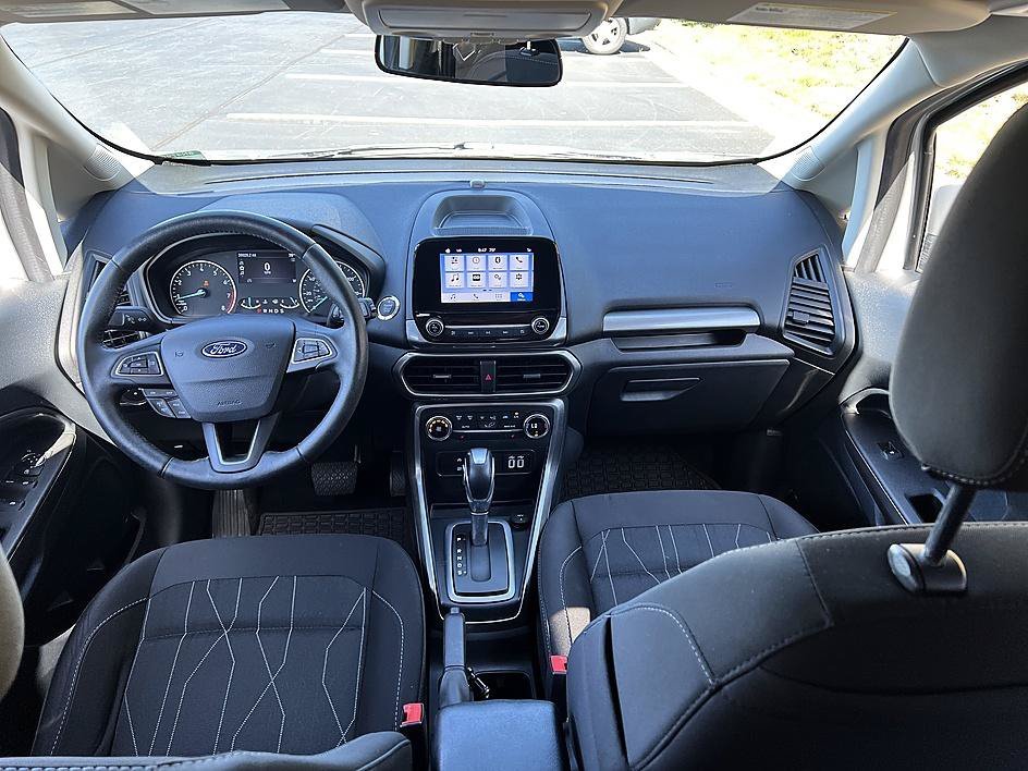 Used 2019 Silver Metallic Ford SE image 17