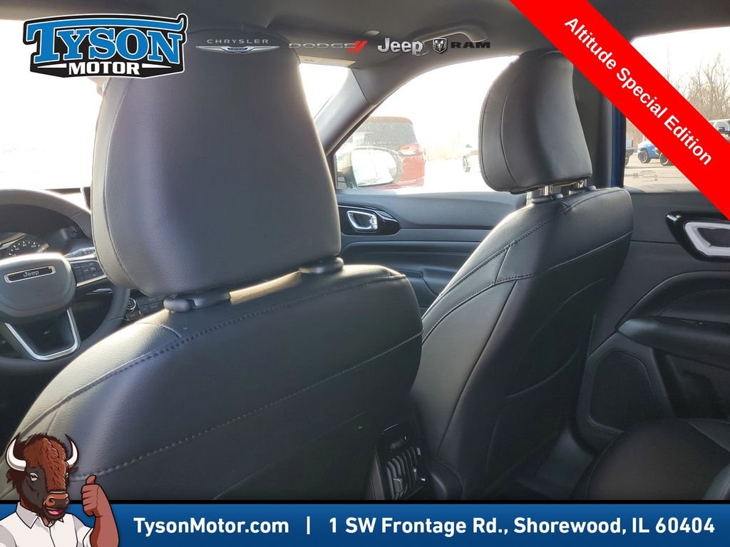 New 2026 Hydro Blue Pearlcoat Jeep Latitude image 9