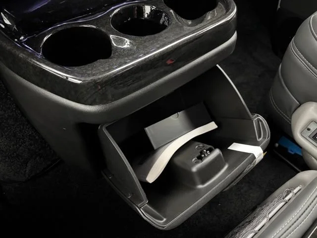 2026 GMC Savana Cargo Work Van - Photo 38
