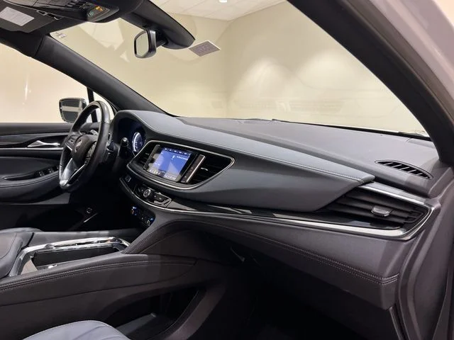 Used 2023 Summit White Buick Essence image 26