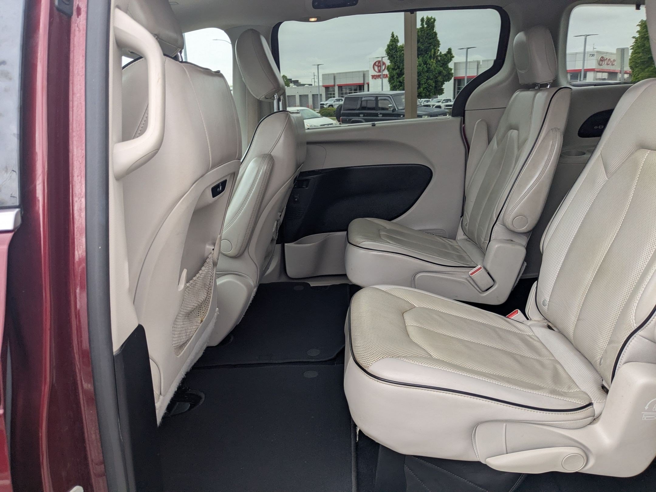Used 2021 Velvet Red Pearlcoat Chrysler Limited image 25