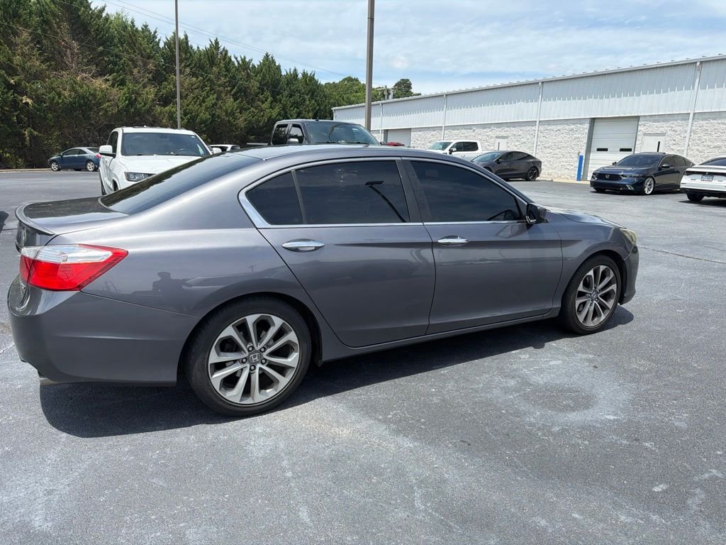 Used 2013  Honda Sport image 4