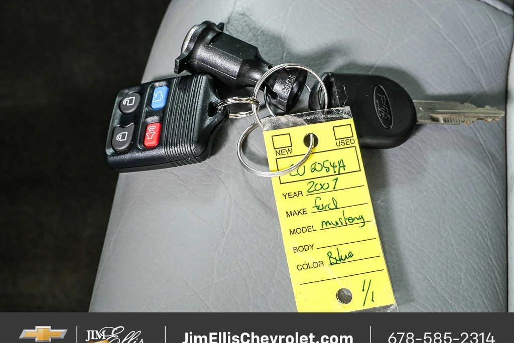 Used 2007 Windveil Blue Metallic Ford GT Premium image 32