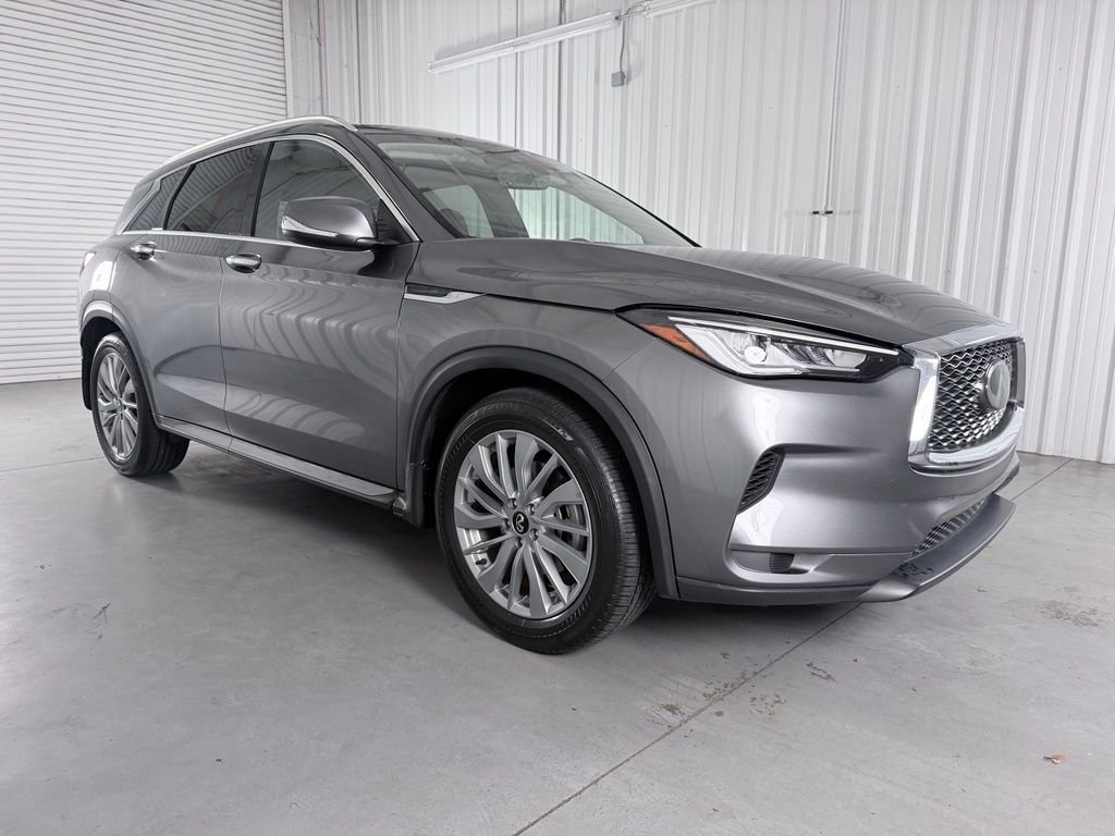 Used 2023 Gray INFINITI LUXE image 3