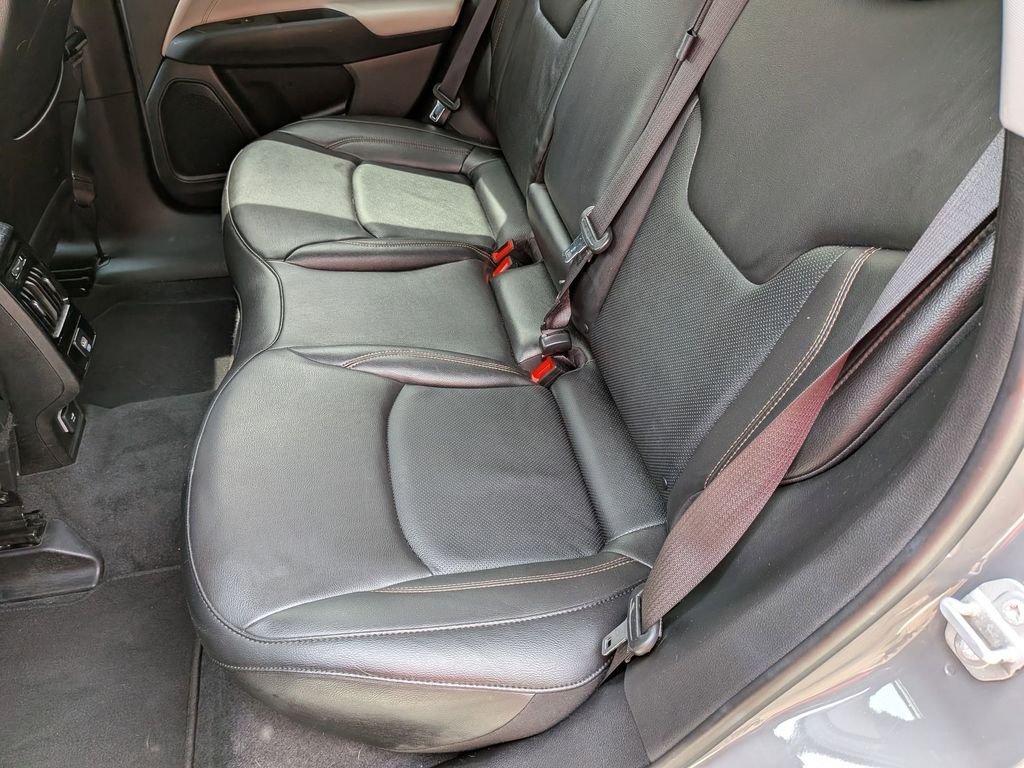 Used 2022 Gray Jeep Limited image 21