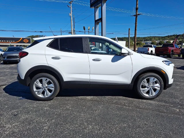 New 2026 Summit White Buick Preferred image 7
