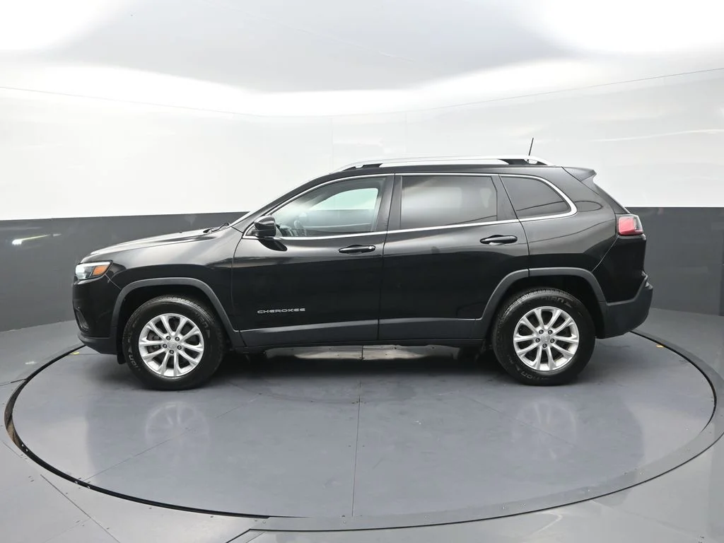 Used 2019 Black Jeep Latitude image 6