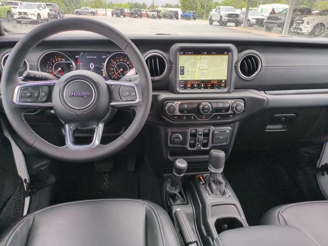 Used 2023 White Jeep Overland image 30