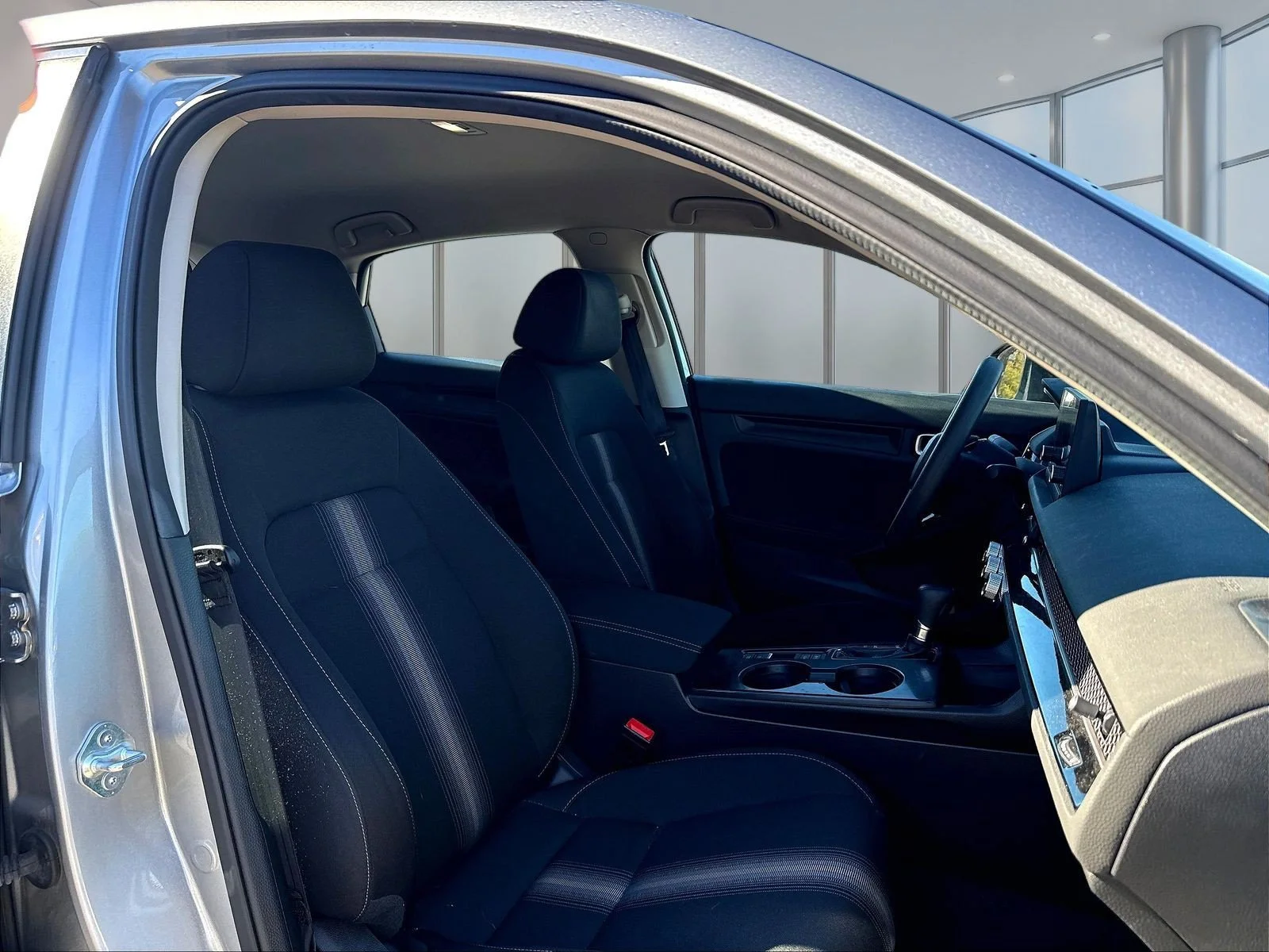 Used 2024 Lunar Silver Metallic Honda LX image 33