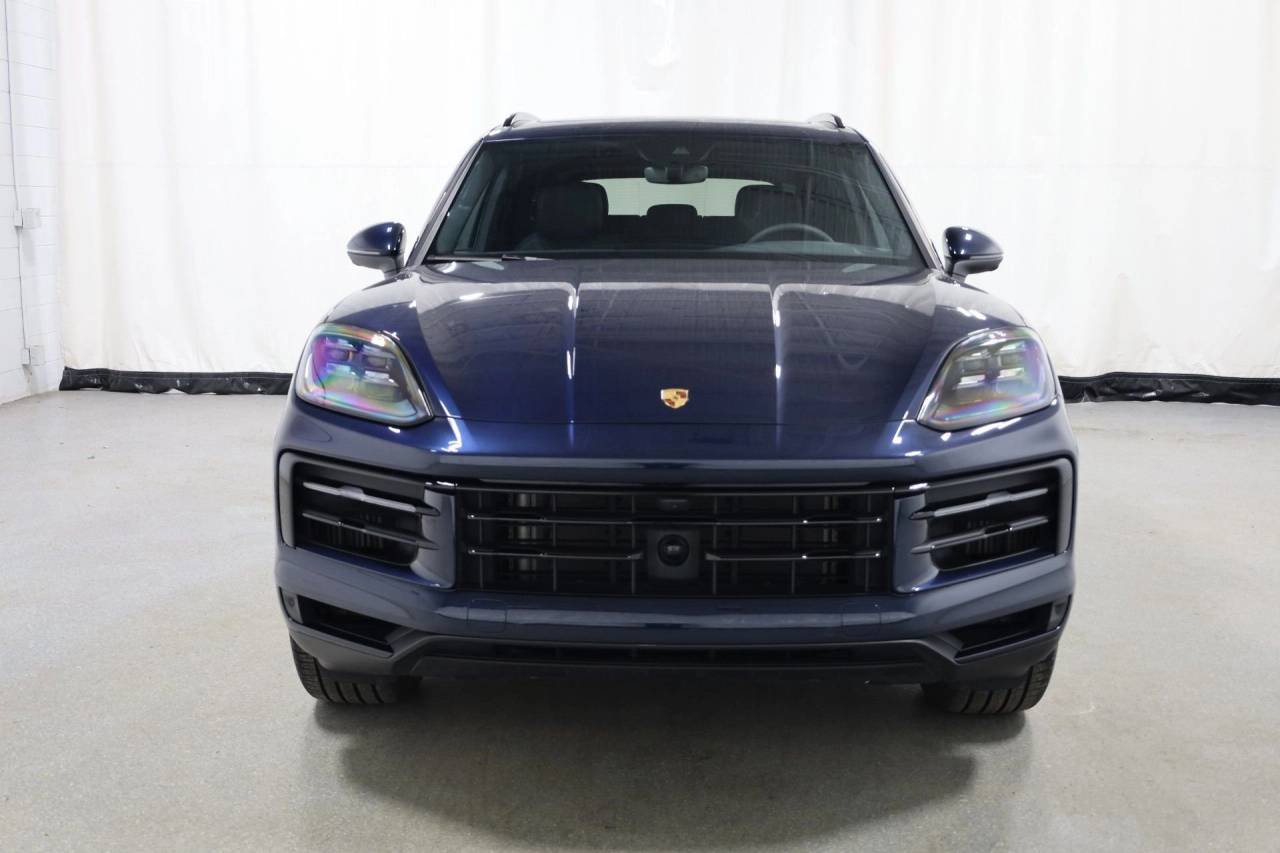 Certified Used 2025 Algarve Blue Metallic Porsche  image 14