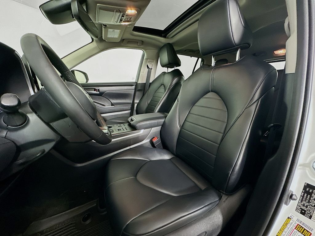 Used 2023 Pearl Toyota XLE image 22