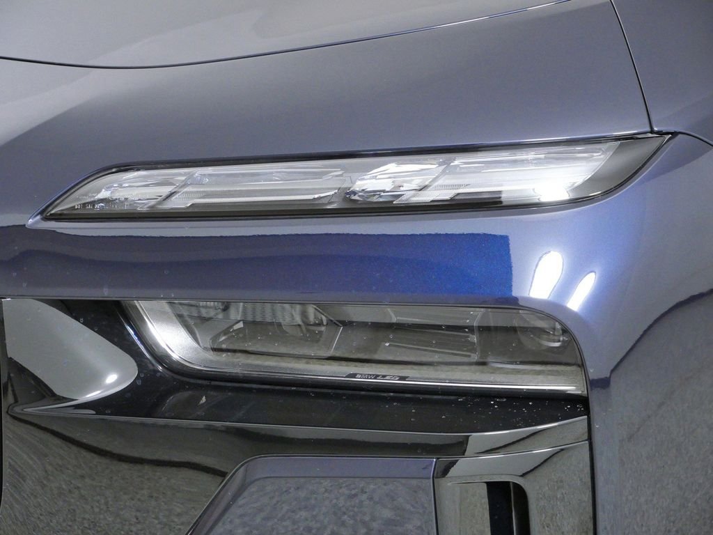 New 2026 Carbon Black Metallic BMW xDrive60 image 3