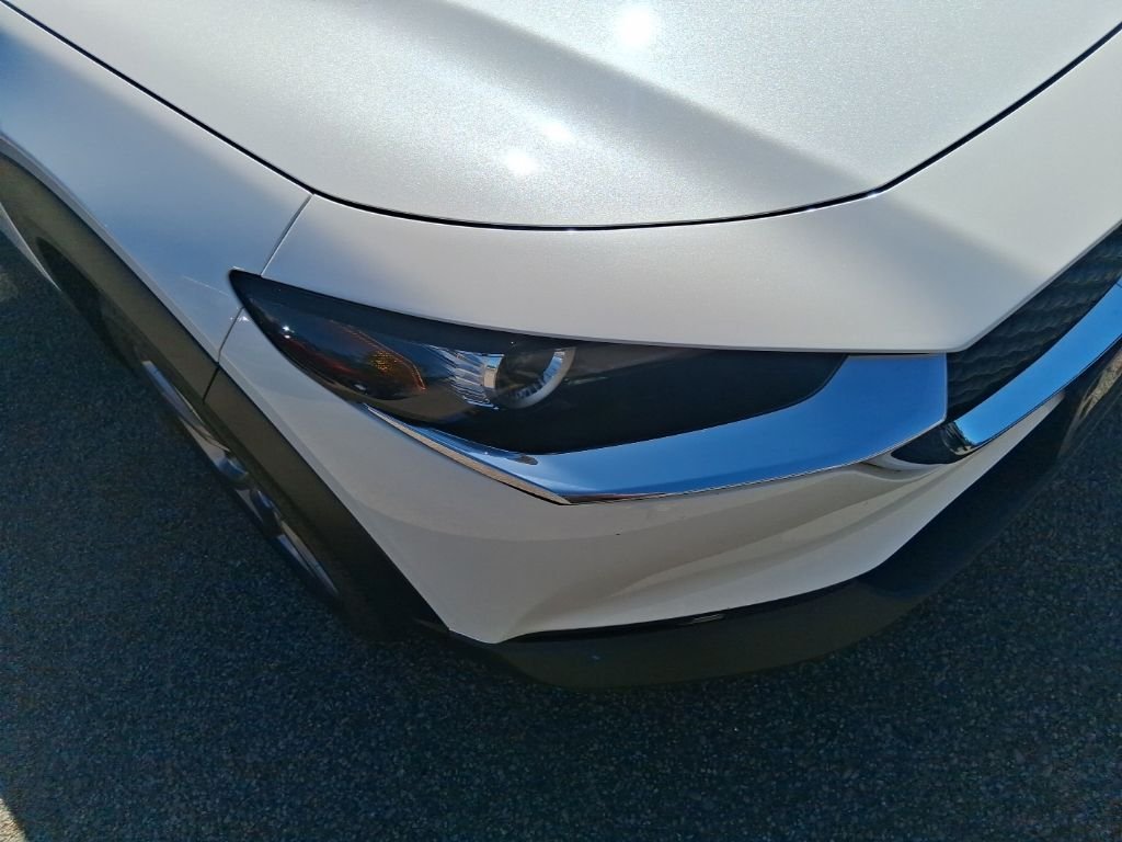 Used 2021 White Mazda Select image 12