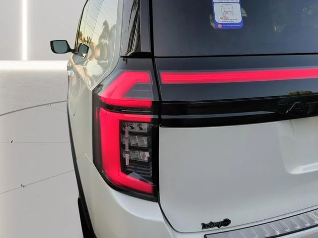 New 2026 Aspen White TriCoat / Super Black Two-tone Nissan PRO-4X® image 7