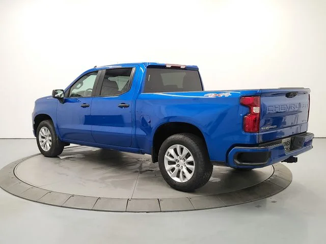 Used 2023 Blue Chevrolet Custom image 5