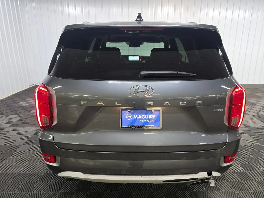 Used 2022 Gy Hyundai Limited image 11