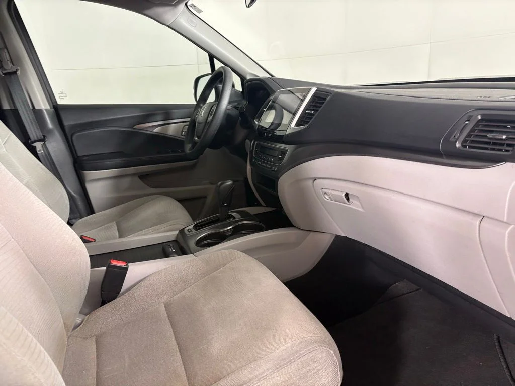 Used 2017 Silver Honda EX image 14