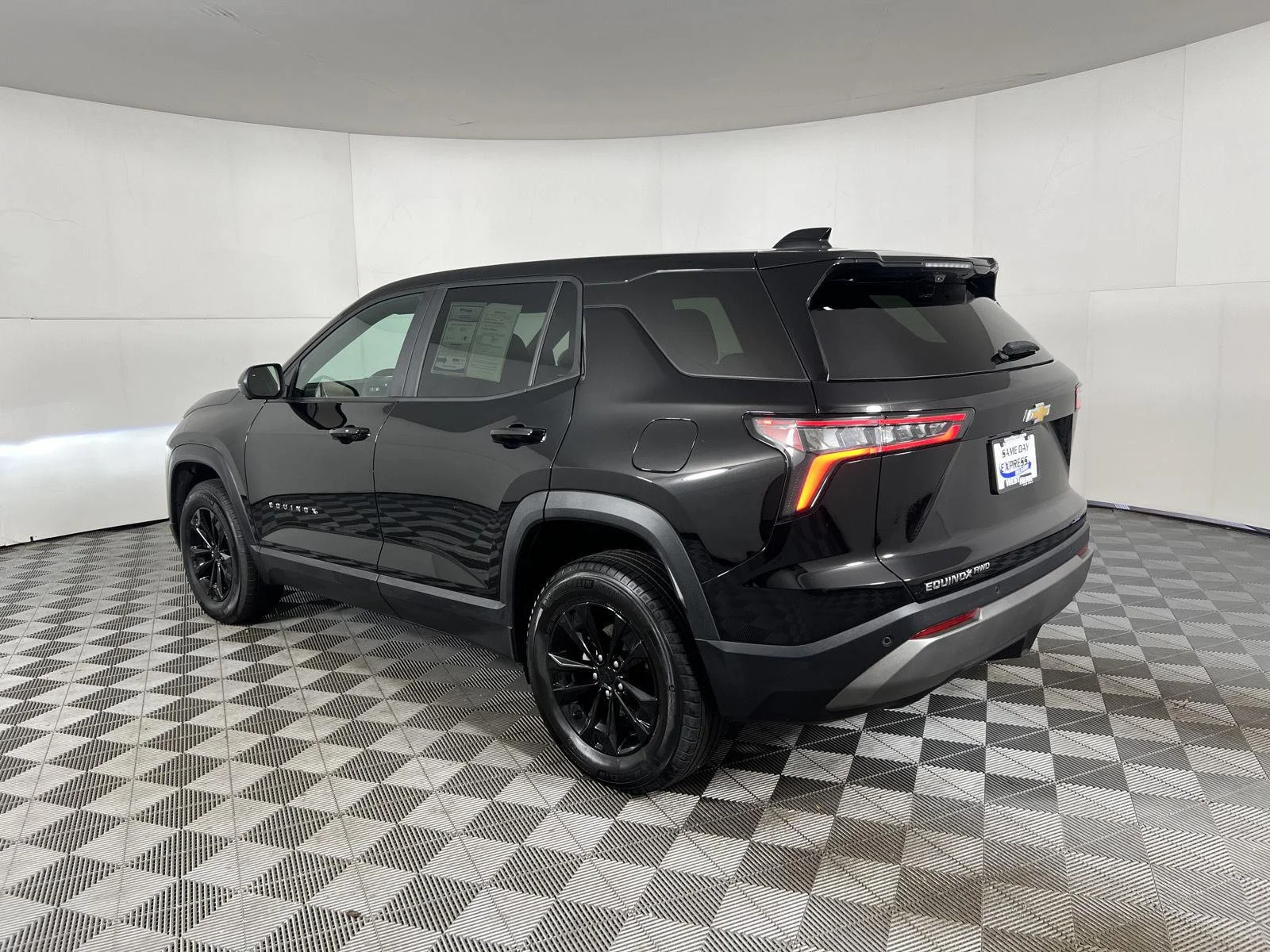 Used 2025 Mosaic Black Metallic Chevrolet AWD LT image 6