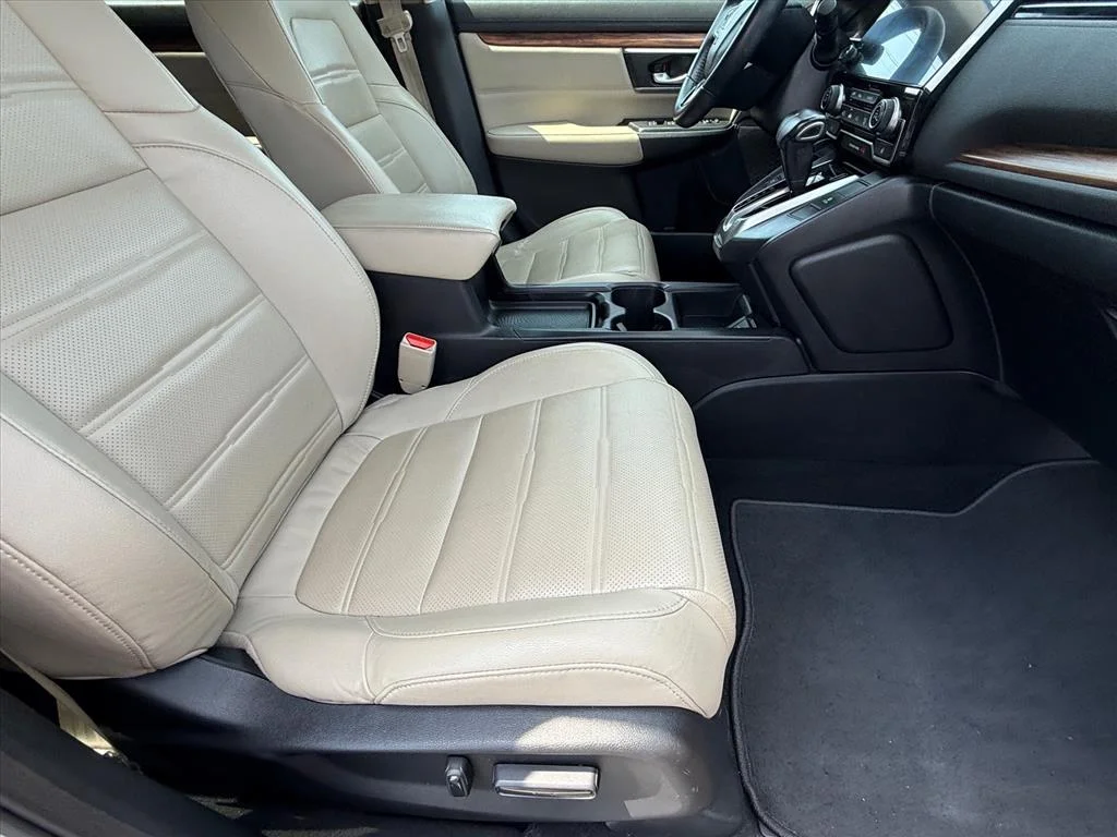 Used 2017 Gold Honda Touring image 10