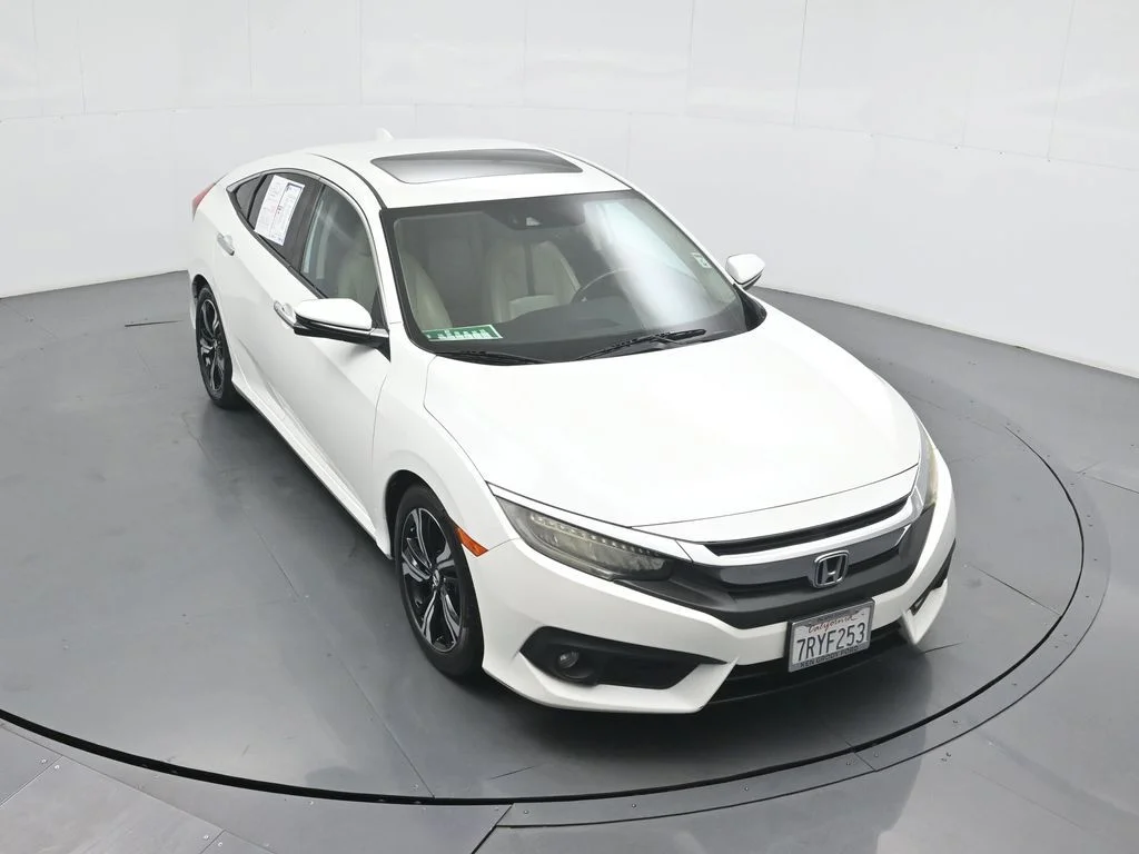 Used 2016 White Honda Touring image 34